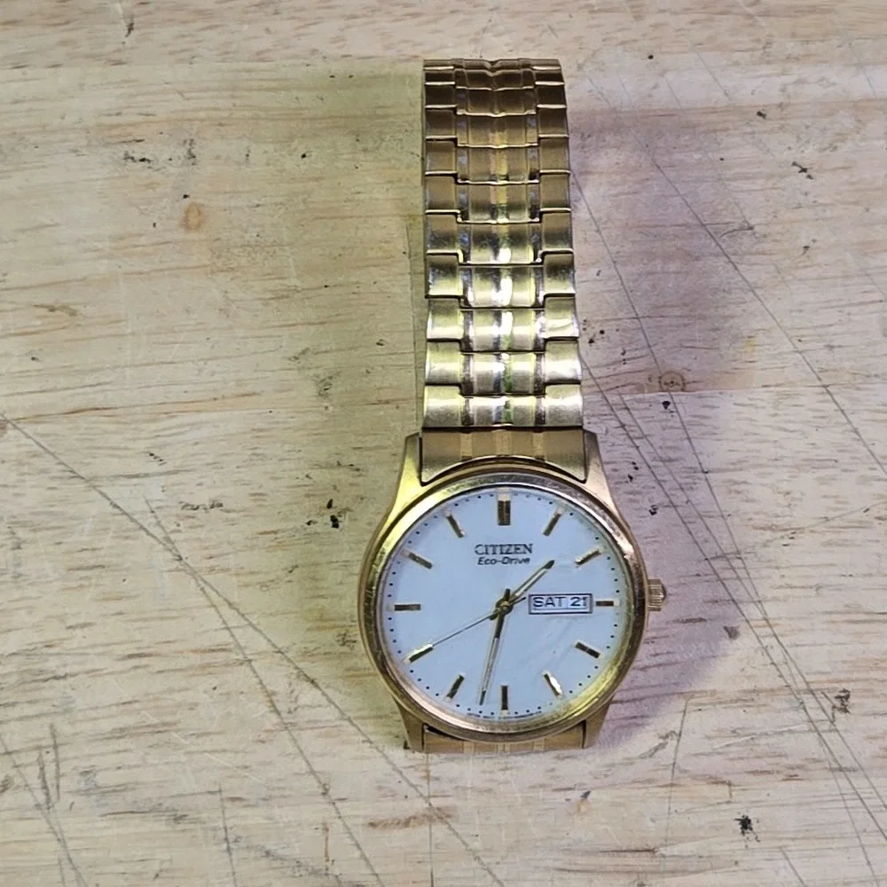 Vintage Citizen Eco-Drive Day Date E101 Solar Gold Tone 36mm Gents Classic Watch